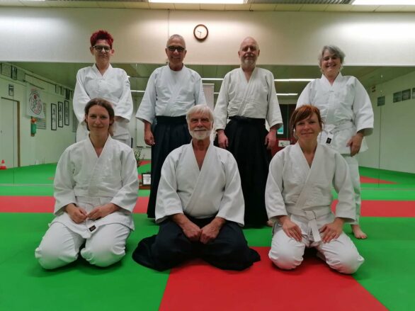 Aikido Gruppe mit Marion und Steffi nach bestandener Kiu-Prüfung
